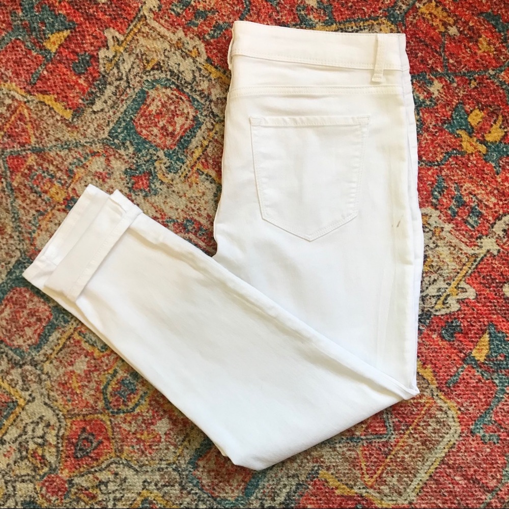 Time & Tru White Jeans